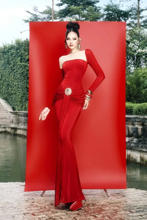 Đầm dáng dài rớt vai