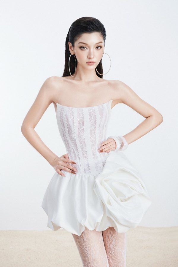 Đầm Cúp Tùng Xoắn Hoa